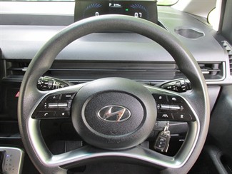 2022 Hyundai Staria - Thumbnail