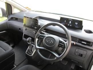 2022 Hyundai Staria - Thumbnail