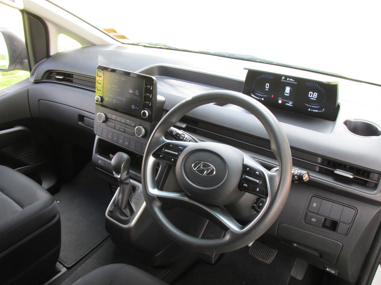 2022 Hyundai Staria