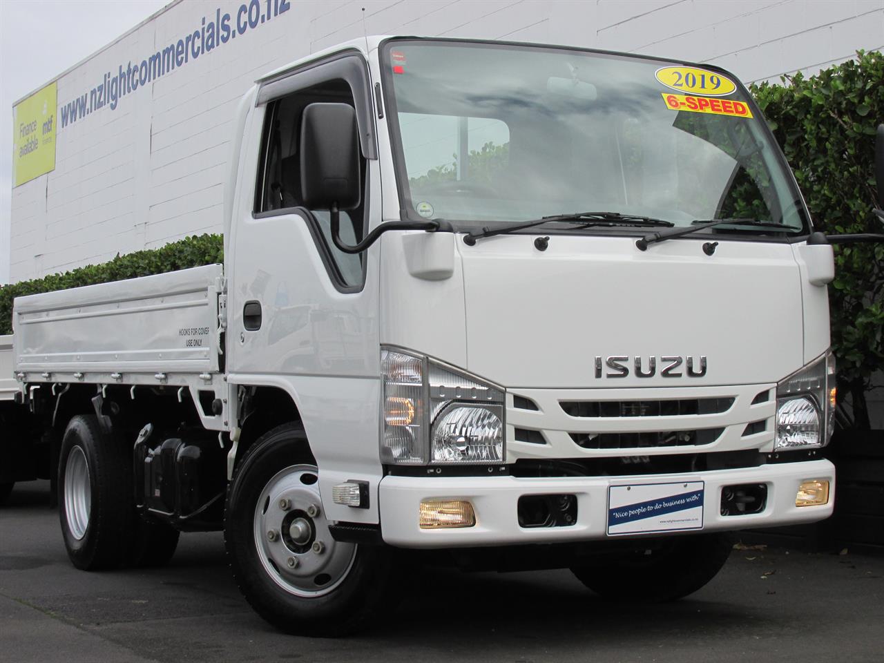 2019 Isuzu Elf