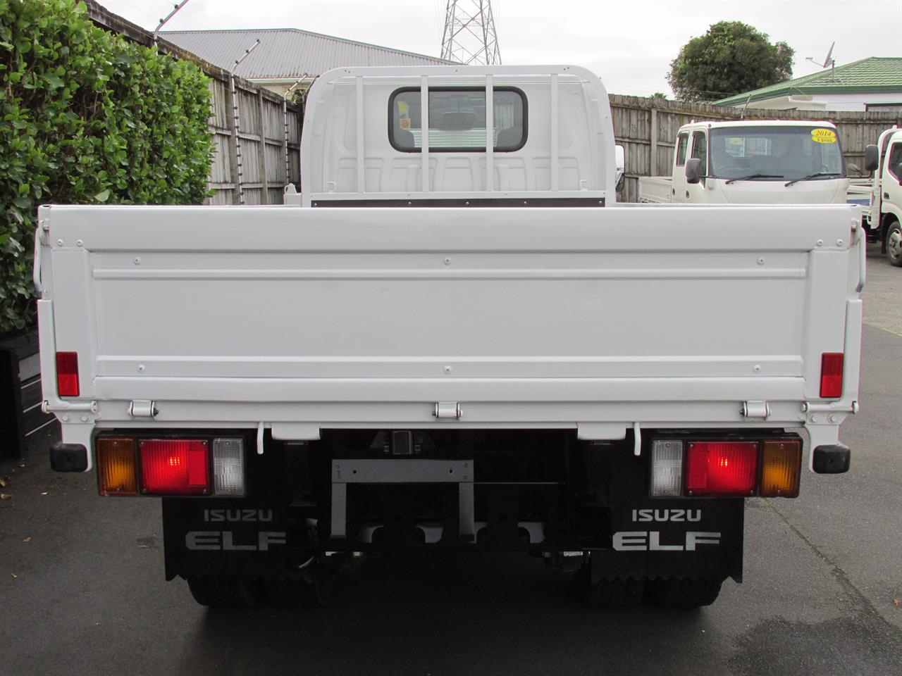 2019 Isuzu Elf