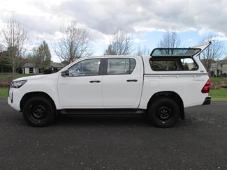 2022 Toyota Hilux - Thumbnail
