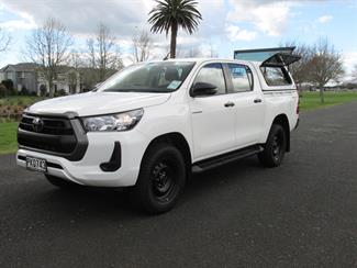 2022 Toyota Hilux - Thumbnail