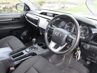 2022 Toyota Hilux - Thumbnail