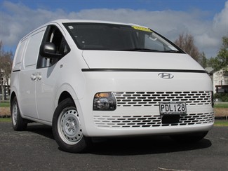 2022 Hyundai Staria - Thumbnail