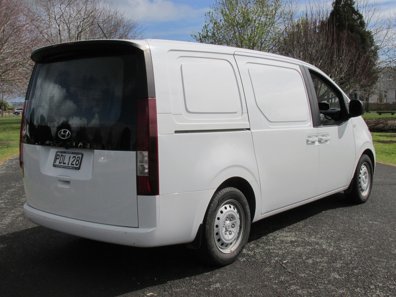 2022 Hyundai Staria