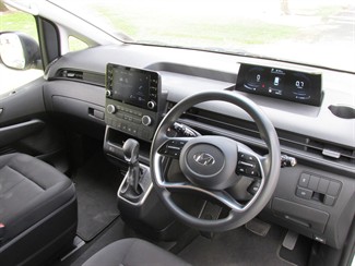 2022 Hyundai Staria - Thumbnail