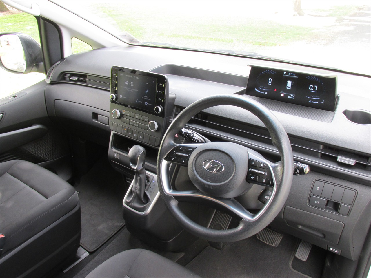 2022 Hyundai Staria