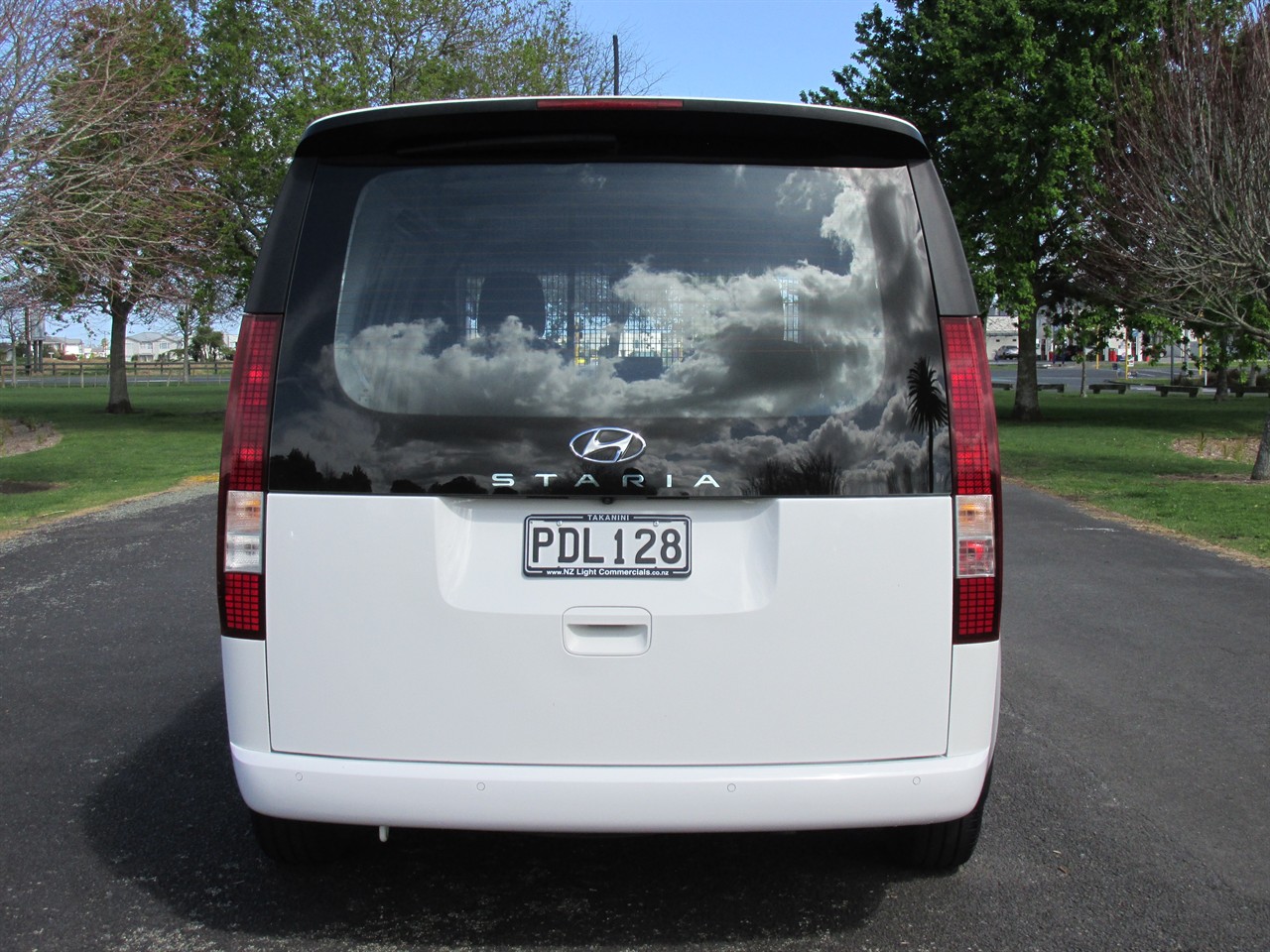 2022 Hyundai Staria