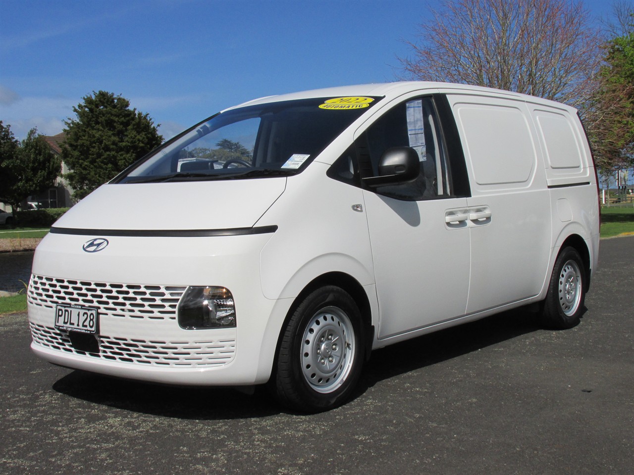 2022 Hyundai Staria