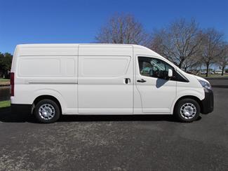 2021 Toyota Hiace - Thumbnail