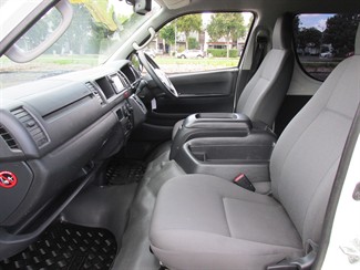 2017 Toyota Hiace - Thumbnail