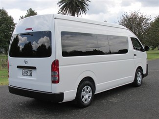 2017 Toyota Hiace - Thumbnail