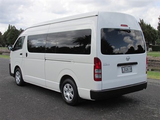 2017 Toyota Hiace - Thumbnail