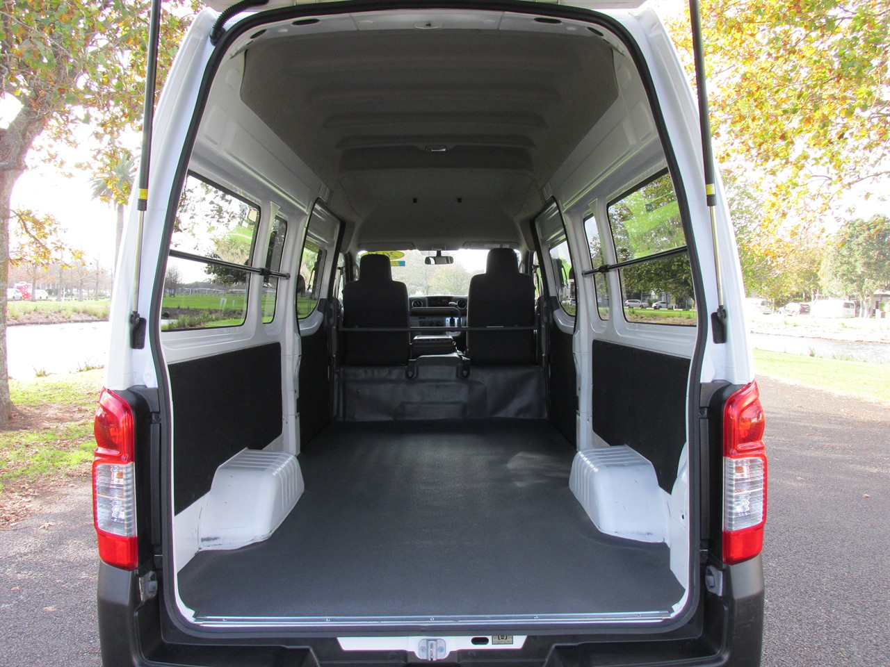2020 Nissan NV350