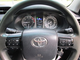 2021 Toyota Hilux - Thumbnail