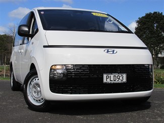 2022 Hyundai Staria - Thumbnail