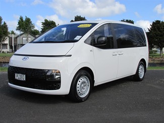 2022 Hyundai Staria - Thumbnail