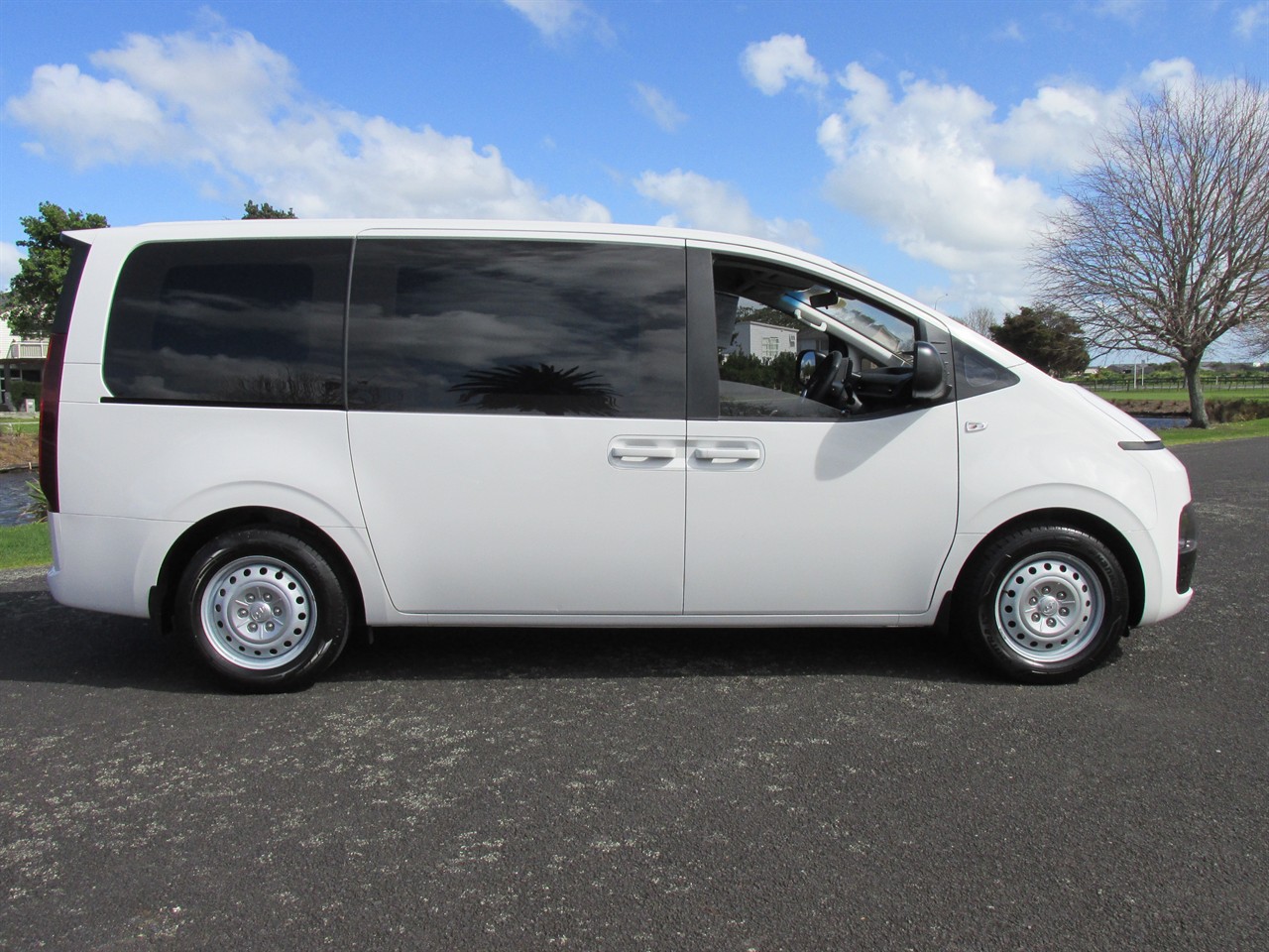 2022 Hyundai Staria