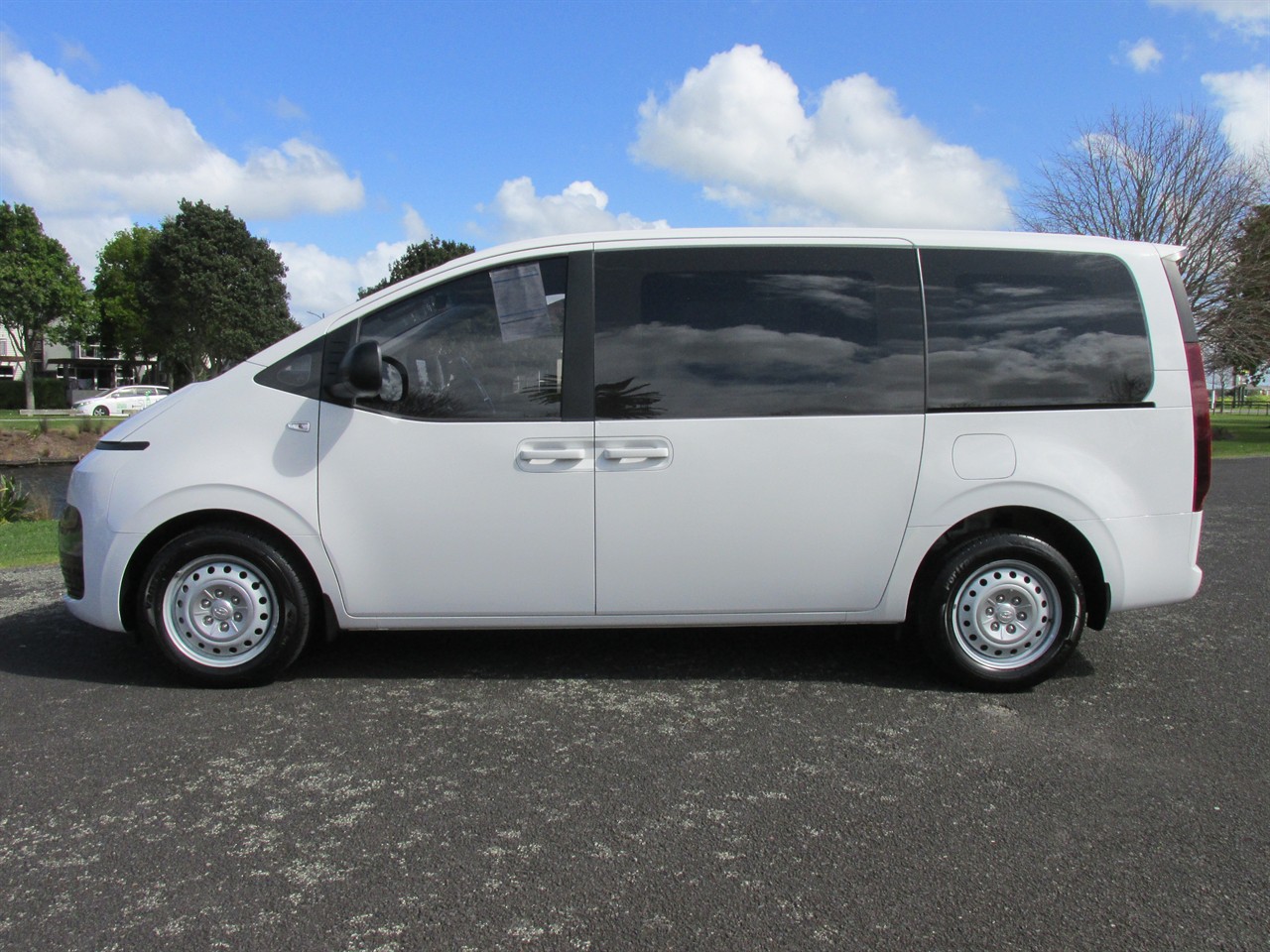 2022 Hyundai Staria