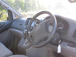 2021 Hyundai iLoad - Thumbnail