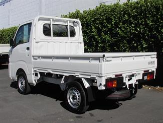 2023 Daihatsu Hijet - Thumbnail