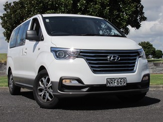 2021 Hyundai iMax - Thumbnail