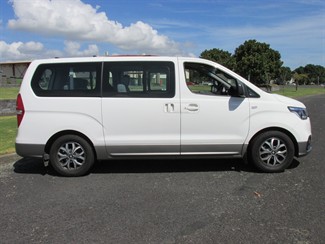 2021 Hyundai iMax - Thumbnail