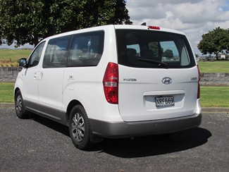 2021 Hyundai iMax - Thumbnail