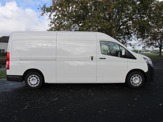 2021 Toyota Hiace - Thumbnail