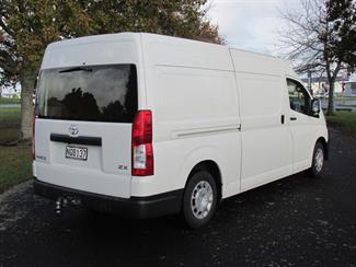 2021 Toyota Hiace - Thumbnail