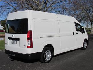 2021 Toyota Hiace - Thumbnail
