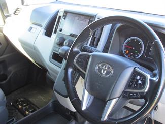 2021 Toyota Hiace - Thumbnail