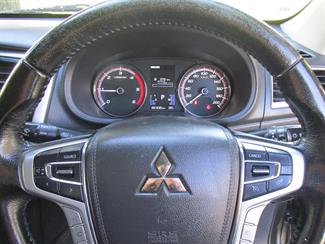 2022 Mitsubishi Triton - Thumbnail