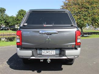 2022 Mitsubishi Triton - Thumbnail