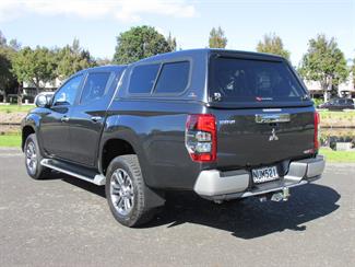2022 Mitsubishi Triton - Thumbnail