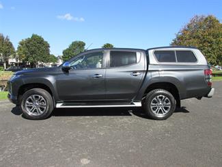 2022 Mitsubishi Triton - Thumbnail