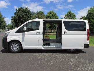 2020 Toyota Hiace - Thumbnail