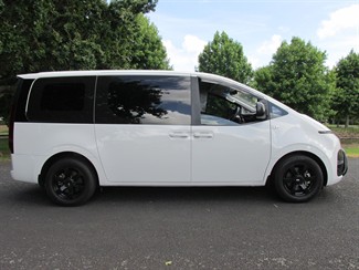 2022 Hyundai Staria - Thumbnail