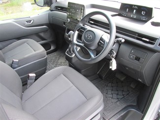 2022 Hyundai Staria - Thumbnail