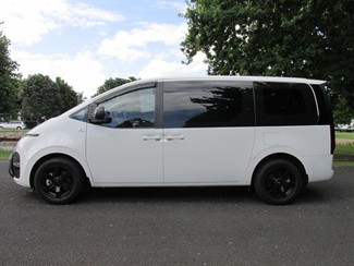 2022 Hyundai Staria - Thumbnail