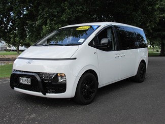 2022 Hyundai Staria - Thumbnail