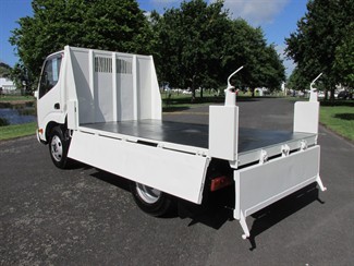 2017 Hino Dutro - Thumbnail