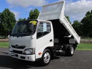 2017 Hino Dutro - Thumbnail