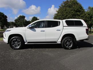 2022 Mitsubishi Triton - Thumbnail