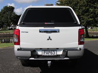 2022 Mitsubishi Triton - Thumbnail