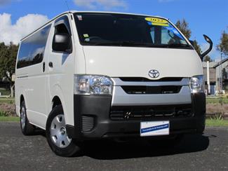 2022 Toyota Hiace - Thumbnail