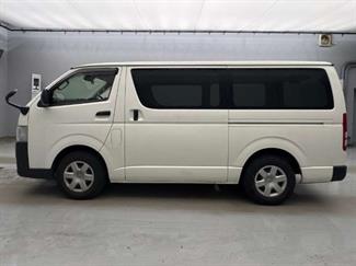 2022 Toyota Hiace - Thumbnail