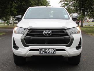 2022 Toyota Hilux - Thumbnail