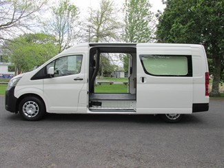 2021 Toyota Hiace - Thumbnail